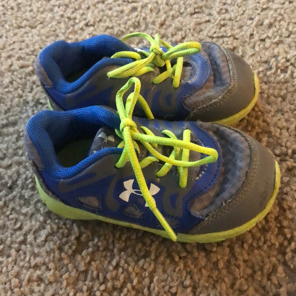 Underarmour tennis shoes